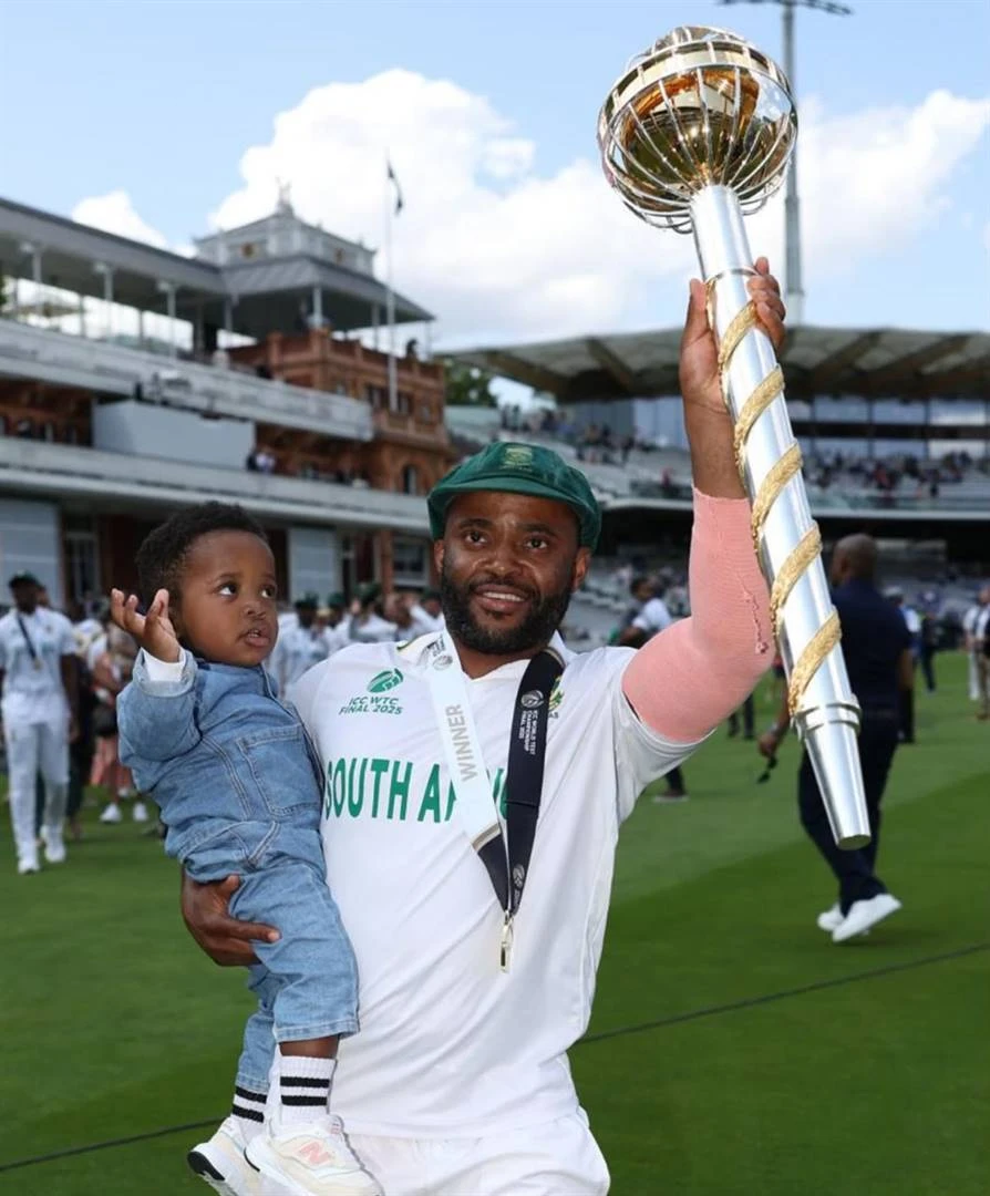 Bavuma geprys as 1ste swart kaptein wat IKR-trofee wen