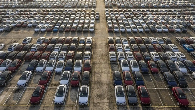 WATCH | Abandoned luxury cars wait for new owners in Dubai scrapyard