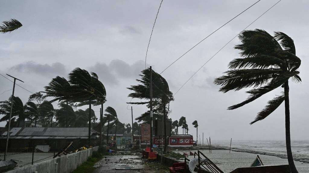 Monday's weather: Damaging winds, disruptive rain expected in some regions