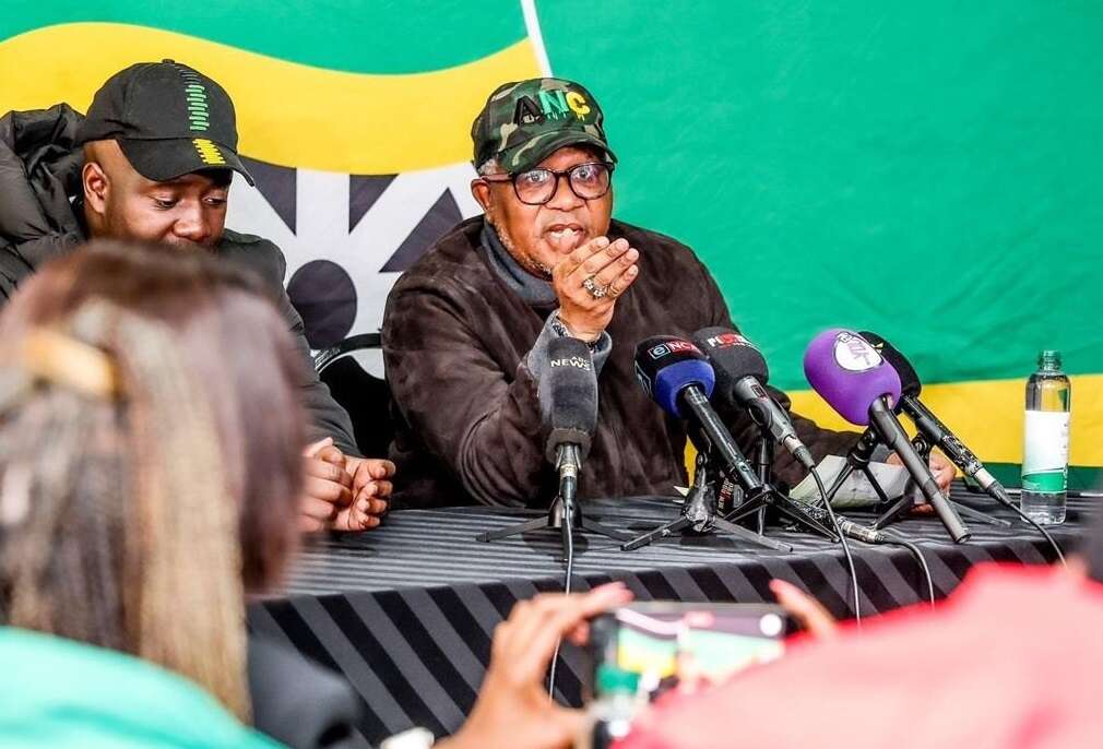 We are not going to beg Helen. 'If she wants to, she can leave the GNU,' says Mbalula