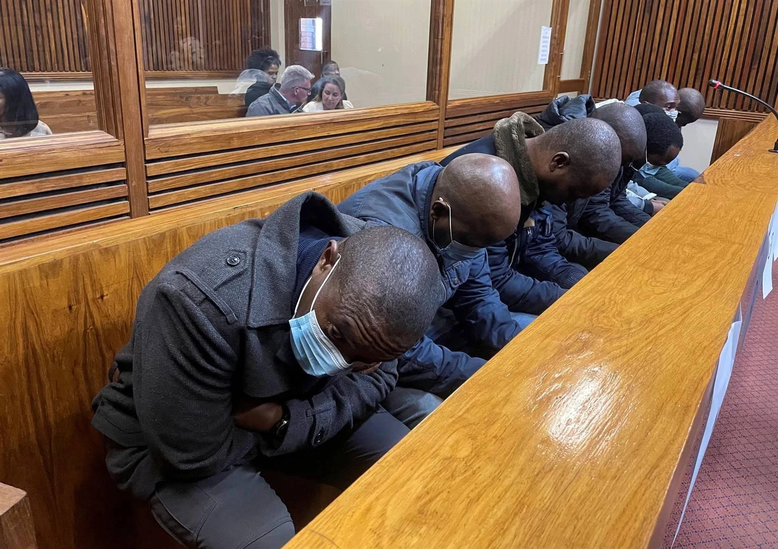 Mashatile se bloulig-wagte vrygespreek in tugverhoor