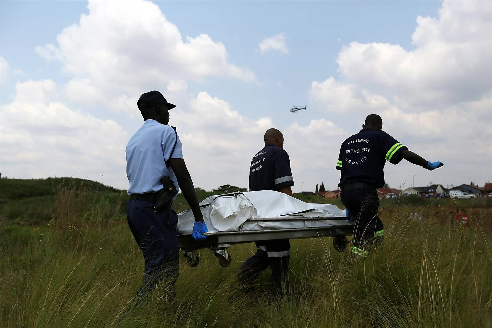 Twee erg gekneusde lyke naby Heidelberg gekry; polisie vra hulp met ondersoek