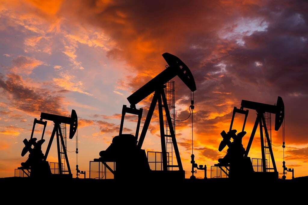 World will amass 'major' oil surplus by 2030 - IEA