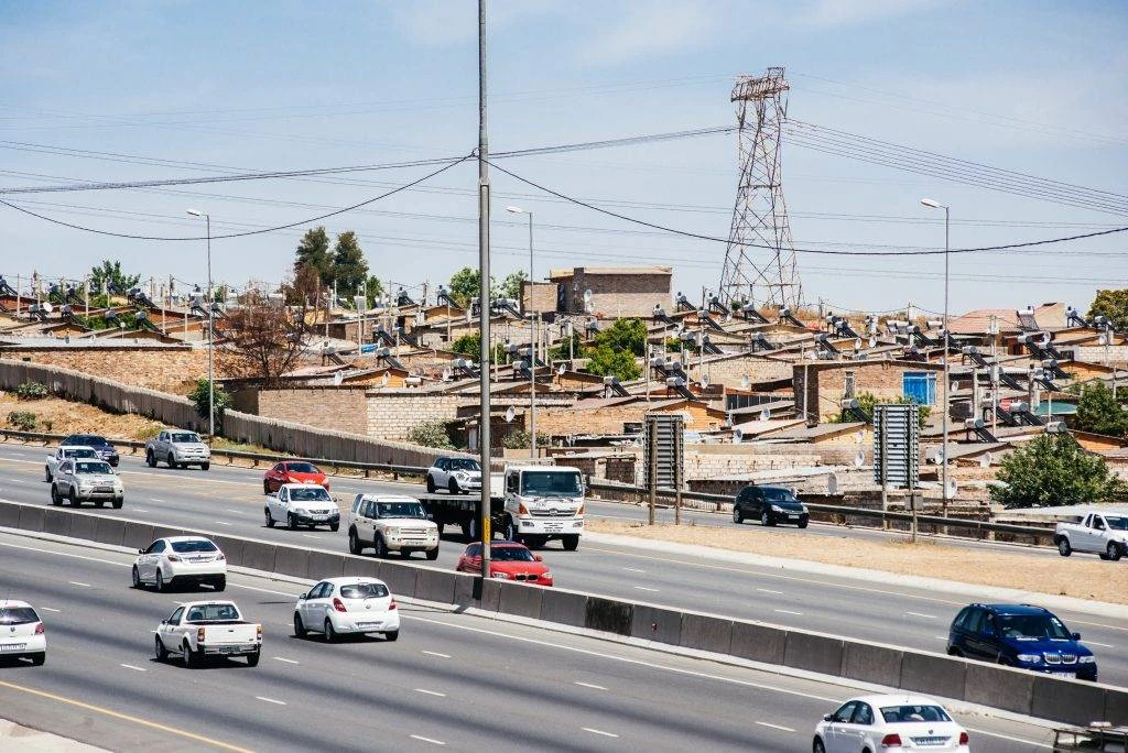 Munisipale skuld aan Eskom naby R100 mjd. – maar is dit net rade se skuld?