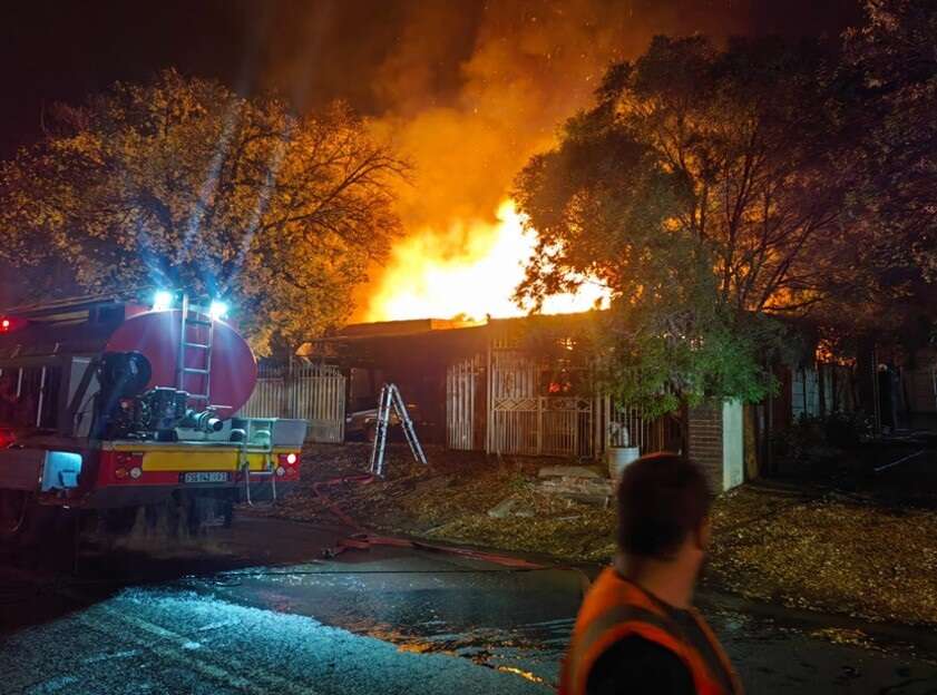 Bloem-gesin verloor binne uur alles in brand