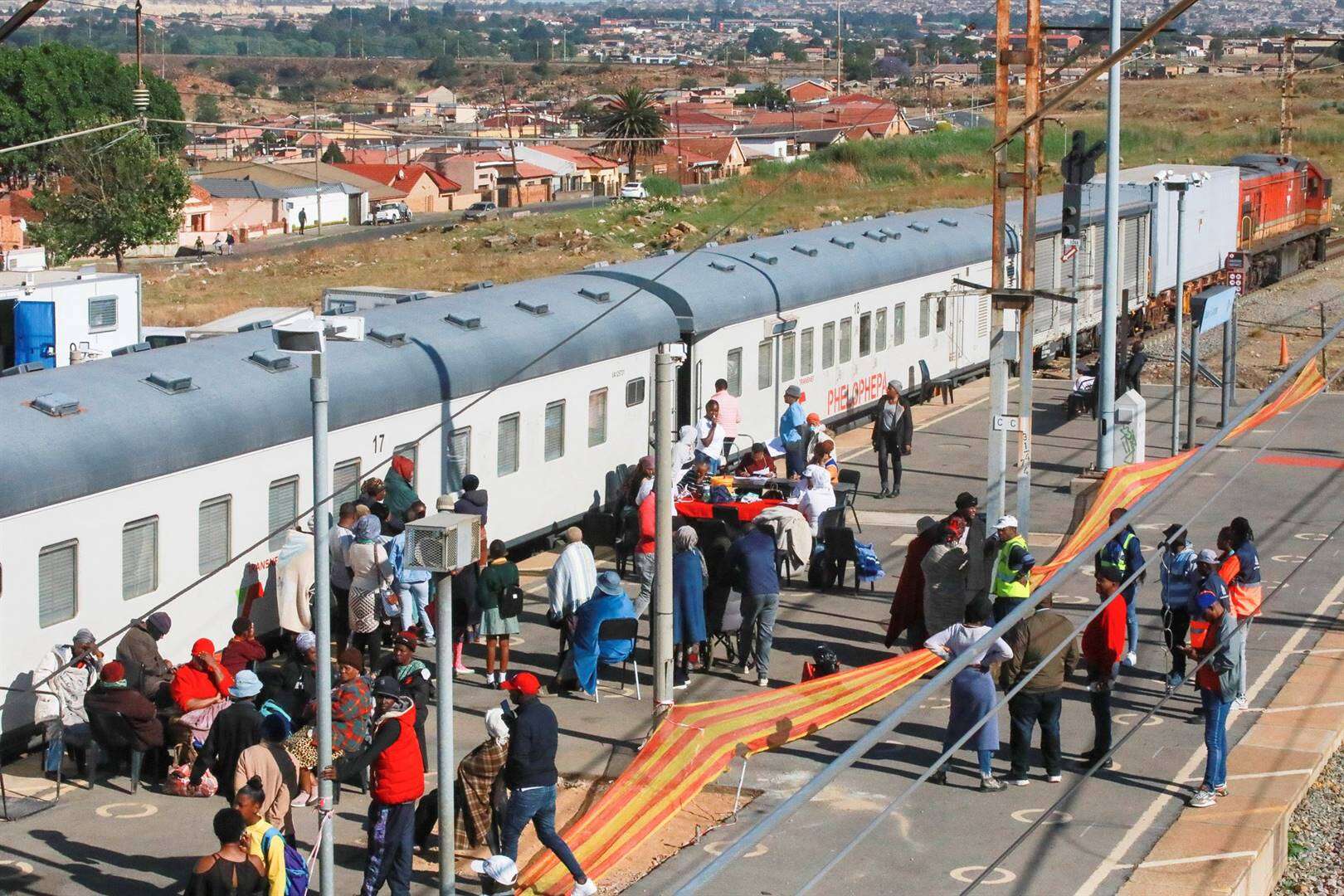 Vier sakemanne bedrieg glo vir Transnet met miljoene rande