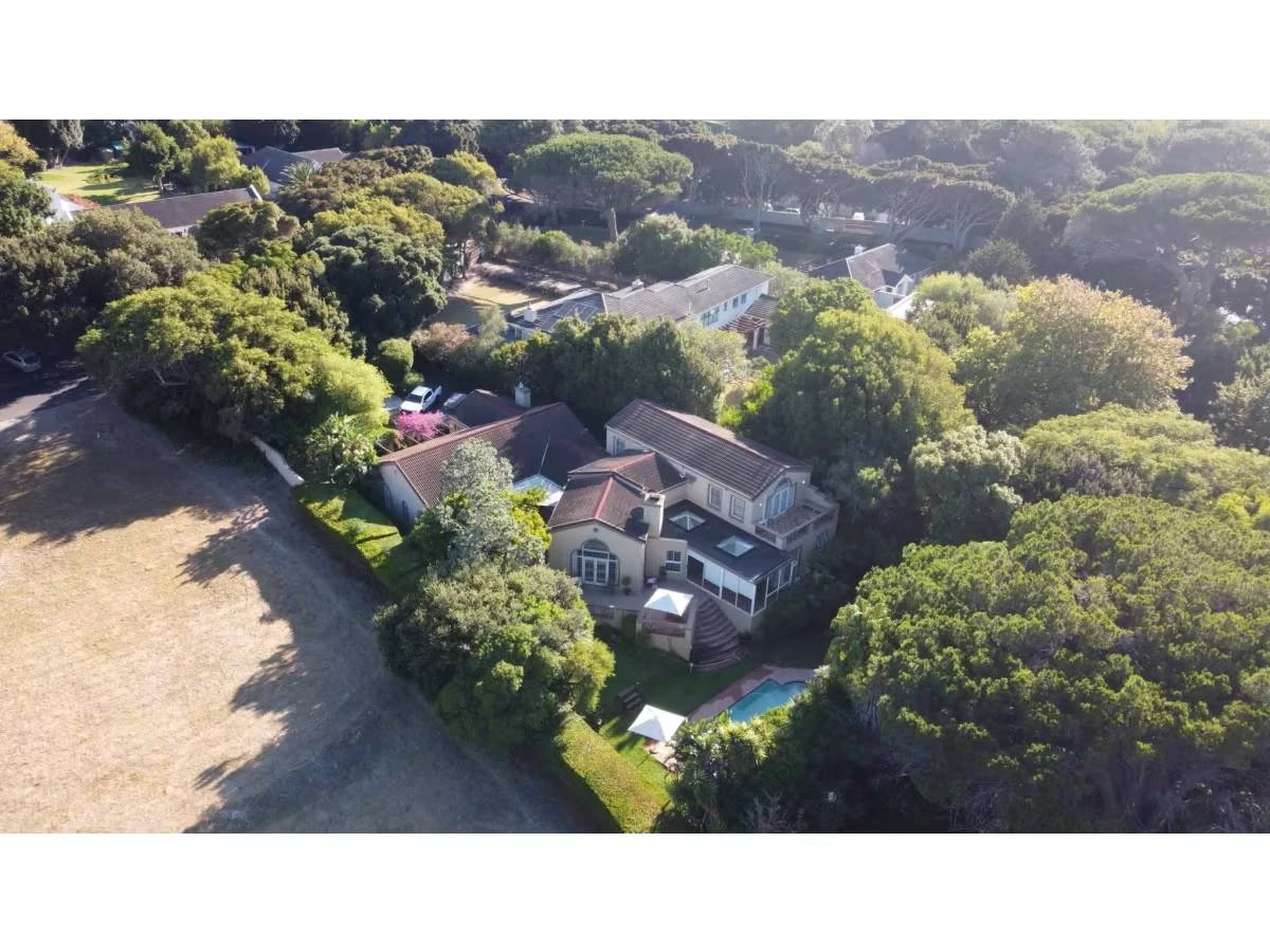 ‘Politikus-dominee’ se herehuis vir meer as R7 m. opgeveil