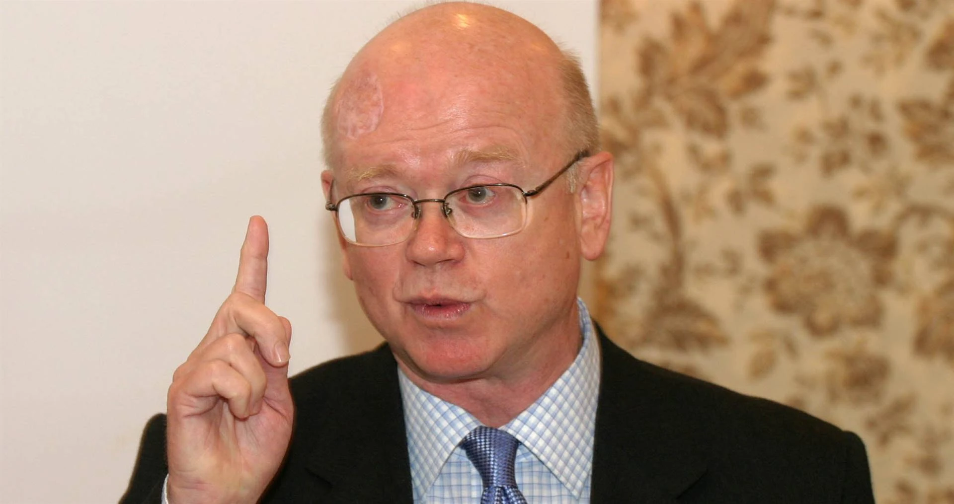 LUISTER | Douglas Gibson - Die man vir wie Zuma nie ’n antwoord gehad het nie