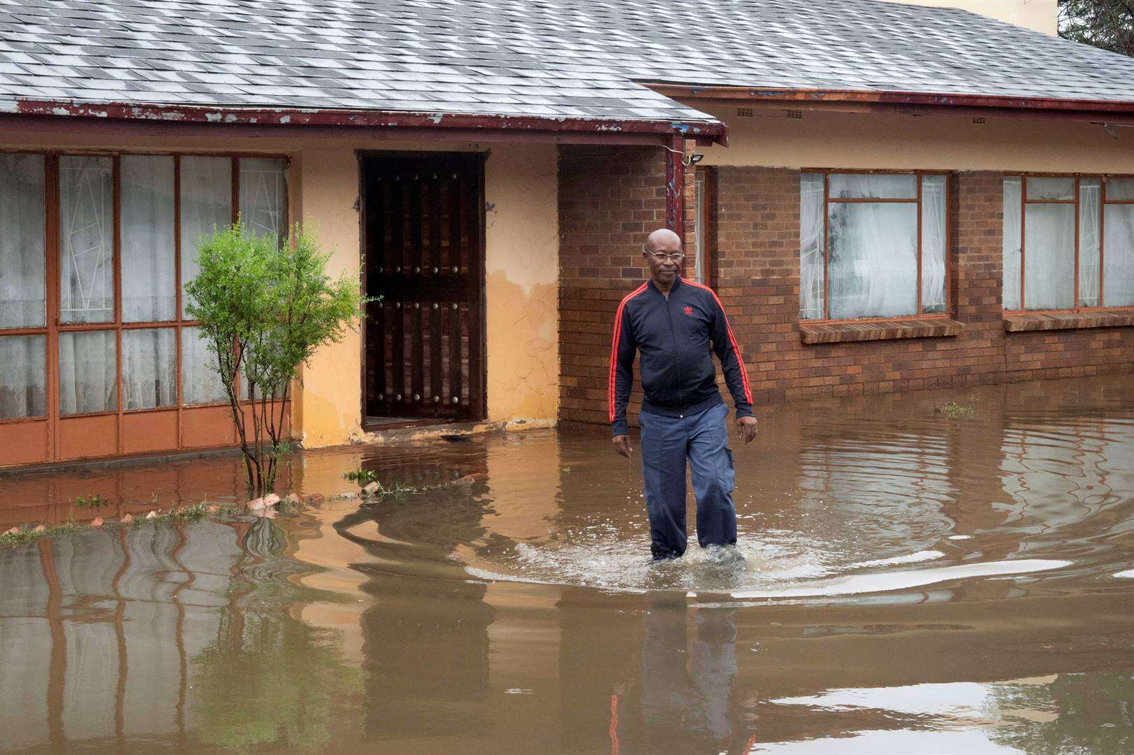 Klerksdorp: ‘Binne 20 minute is water heuphoogte’ toe spruit afkom