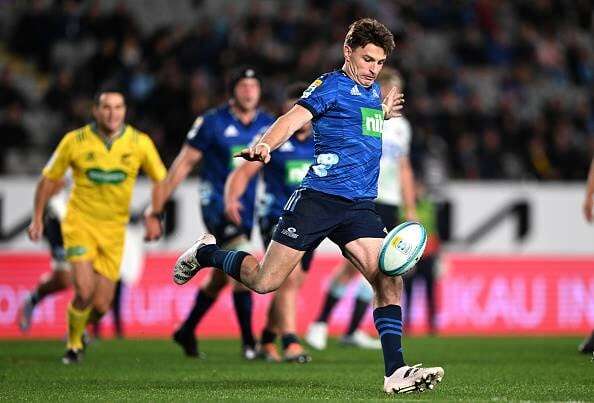 Beauden Barrett soek Japan terug in uitgebreide Superrugbyreeks