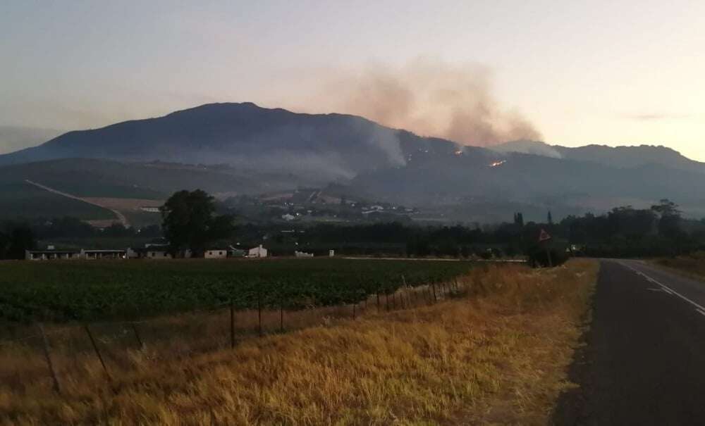 Cape Winelands blaze rages for a fourth day, difficult firefighting conditions forecast