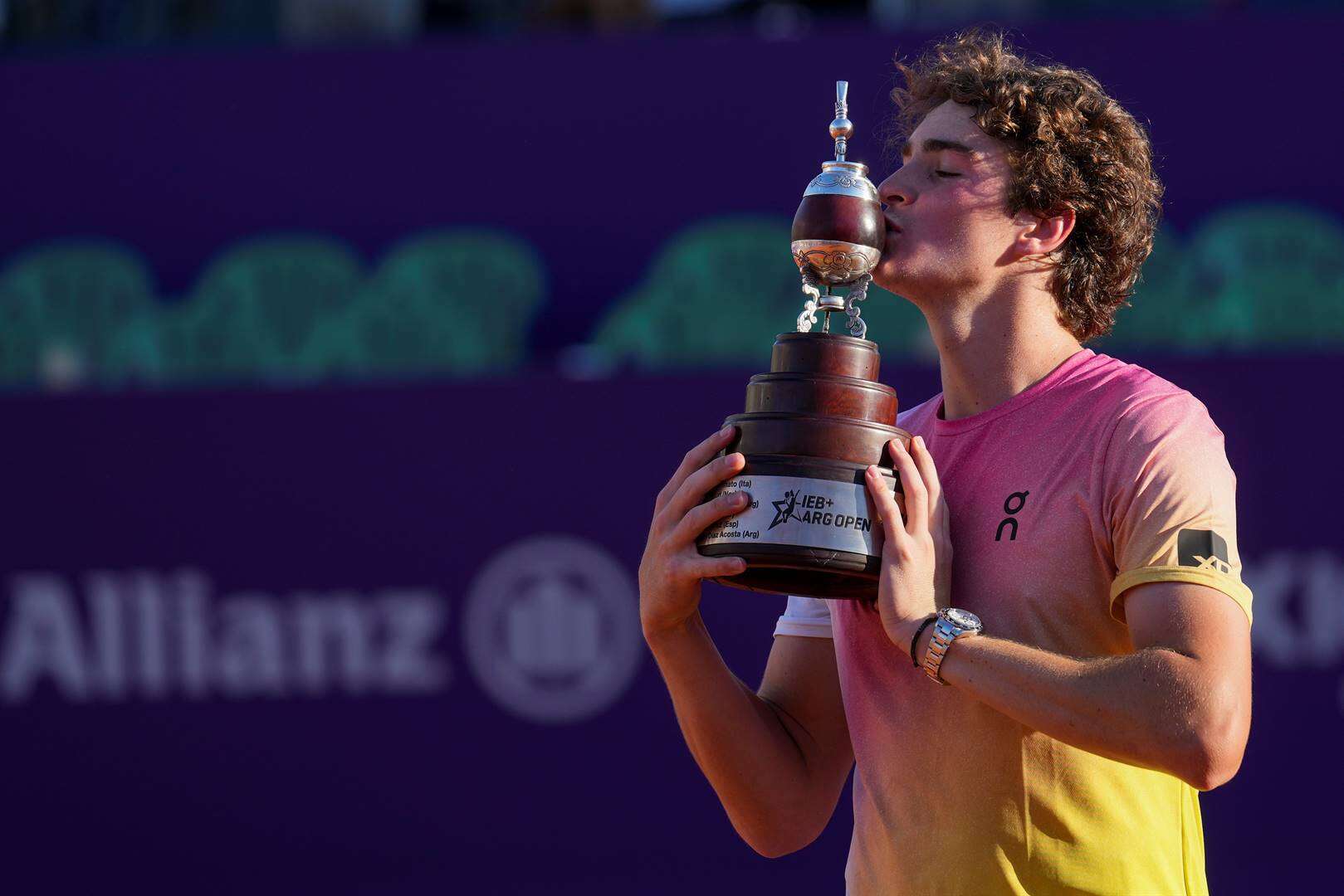 Tienerster Fonseca een van jongste ATP-toernooiwenners tot nog toe