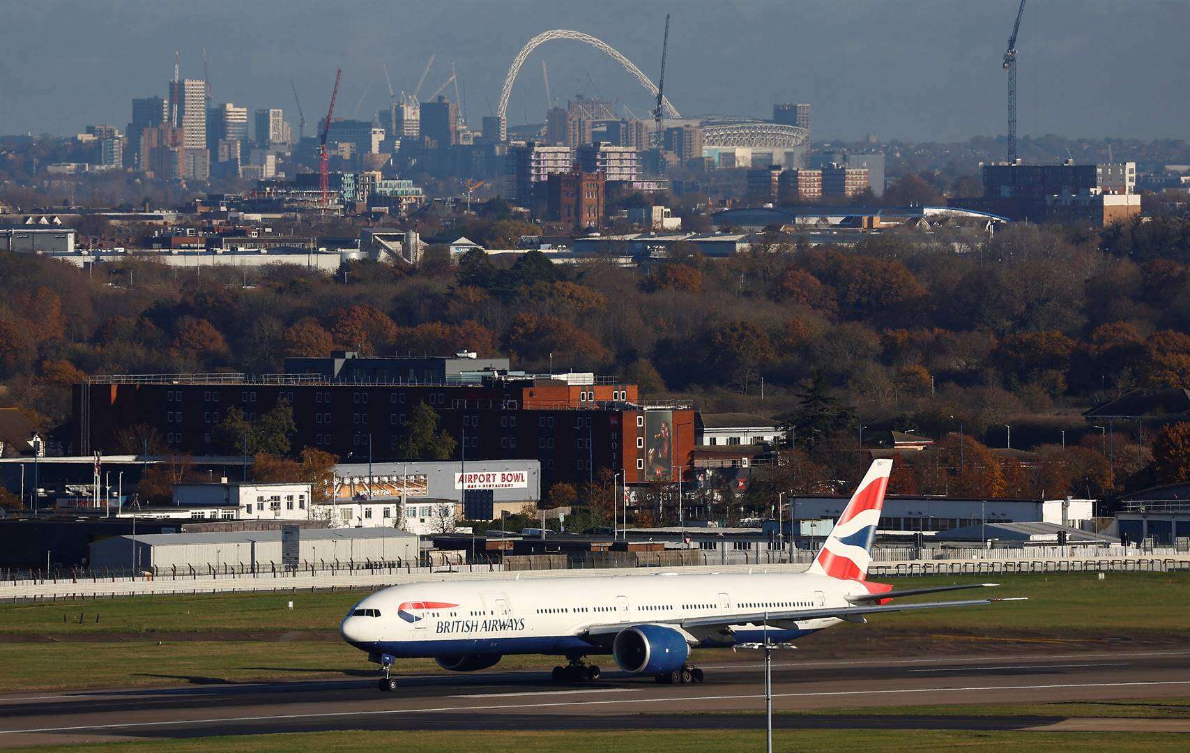 SAL oorweeg verkoop van landingsplek op Heathrow