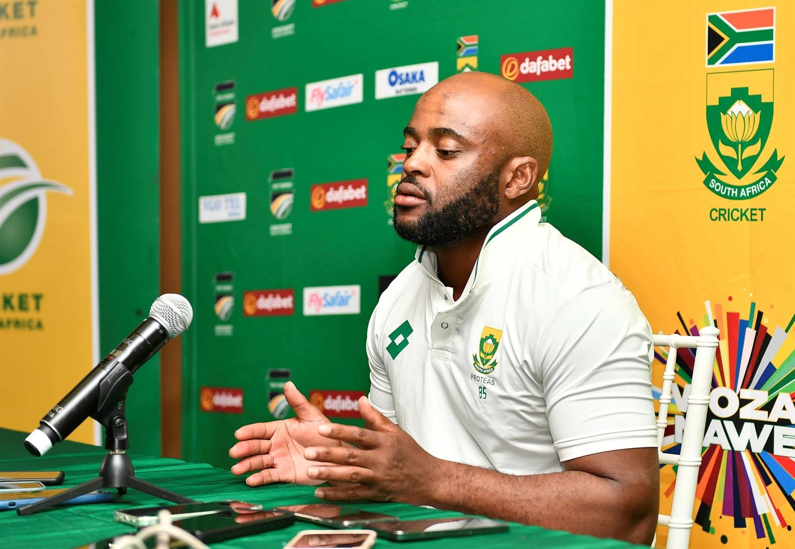 Bavuma beseer elmboog in gimnasium, onttrek aan eindstryd