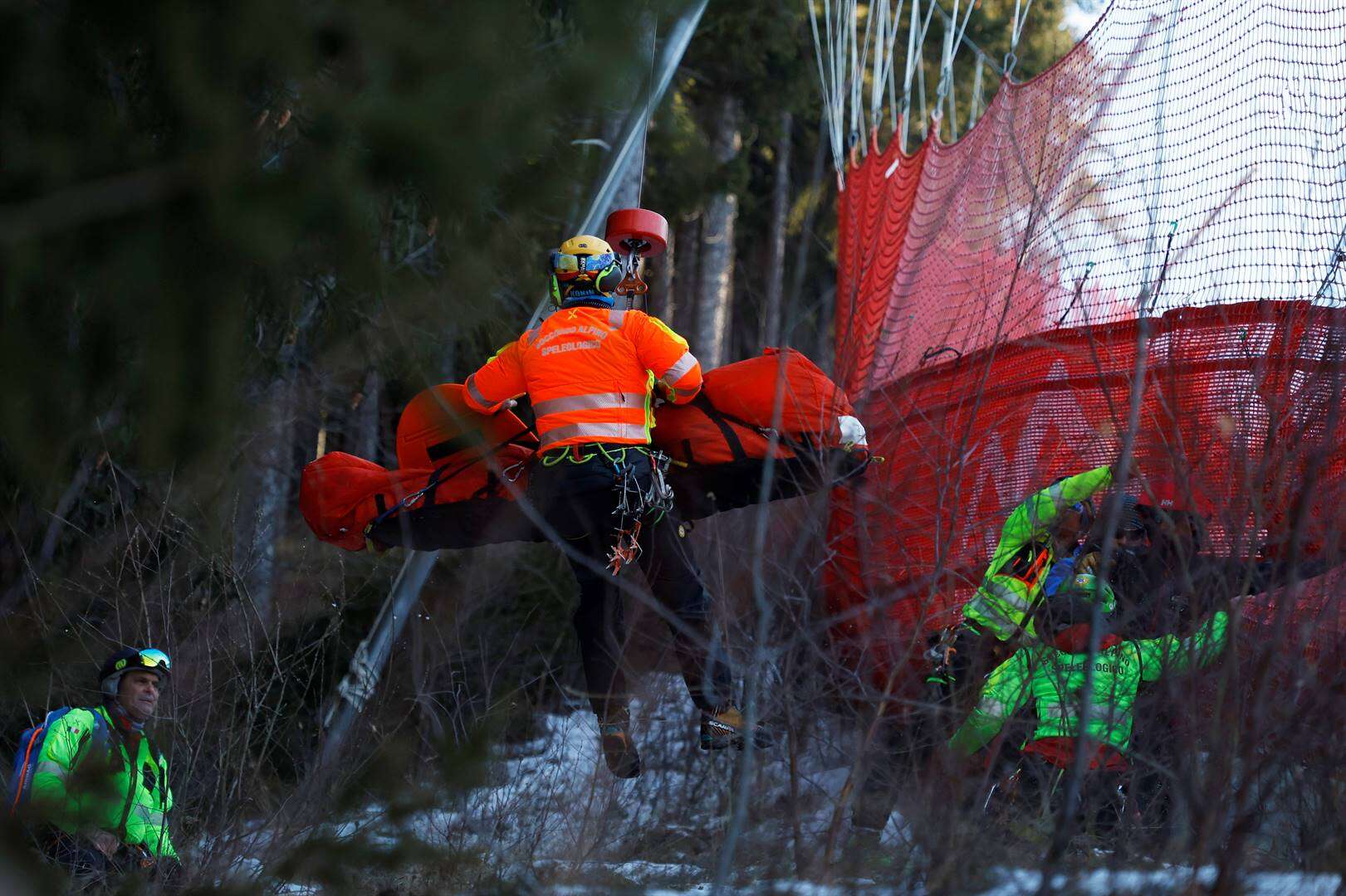 KYK | Franse skiër ondergaan breinoperasie ná ernstige ongeluk