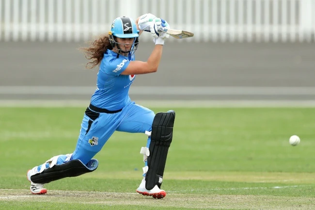 Laura Wolvaardt stars for Strikers in WBBL opener