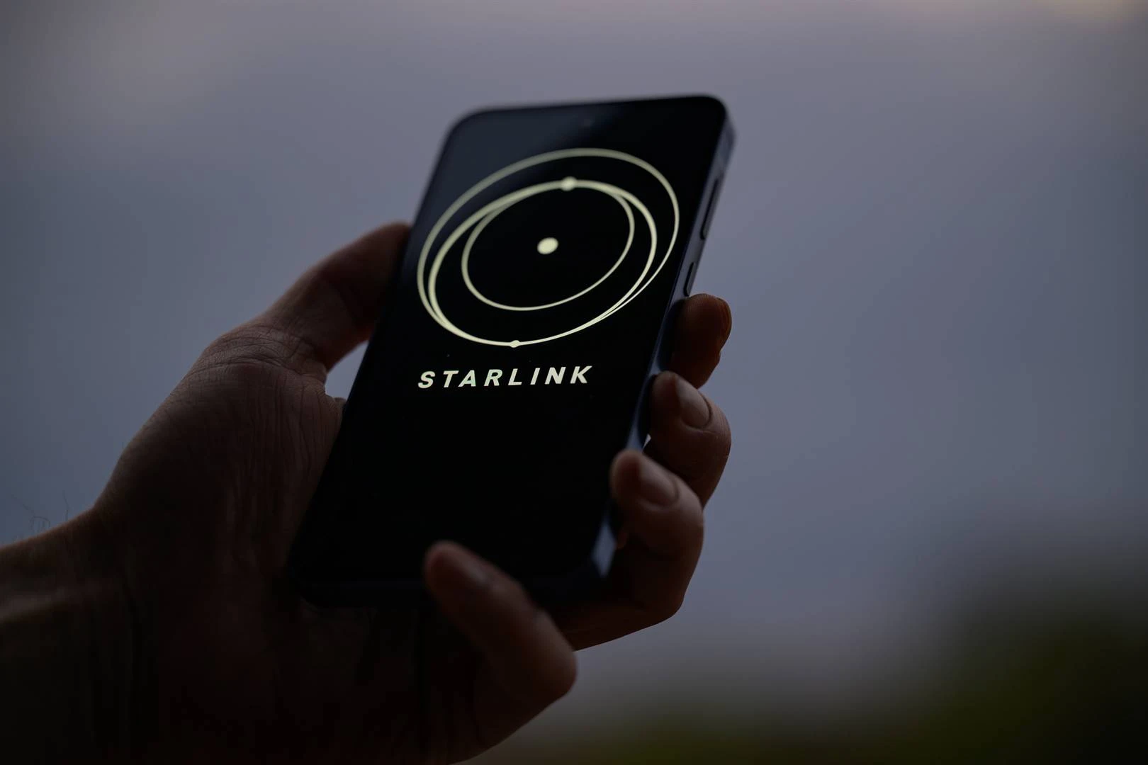 Starlink-herrie: Malatsi ‘nie ontmoedig’ deur teenstand teen riglyne