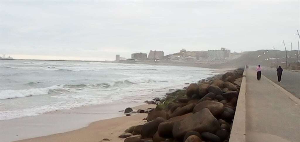 Water quality at 3 East London beaches still poor as holiday season approaches