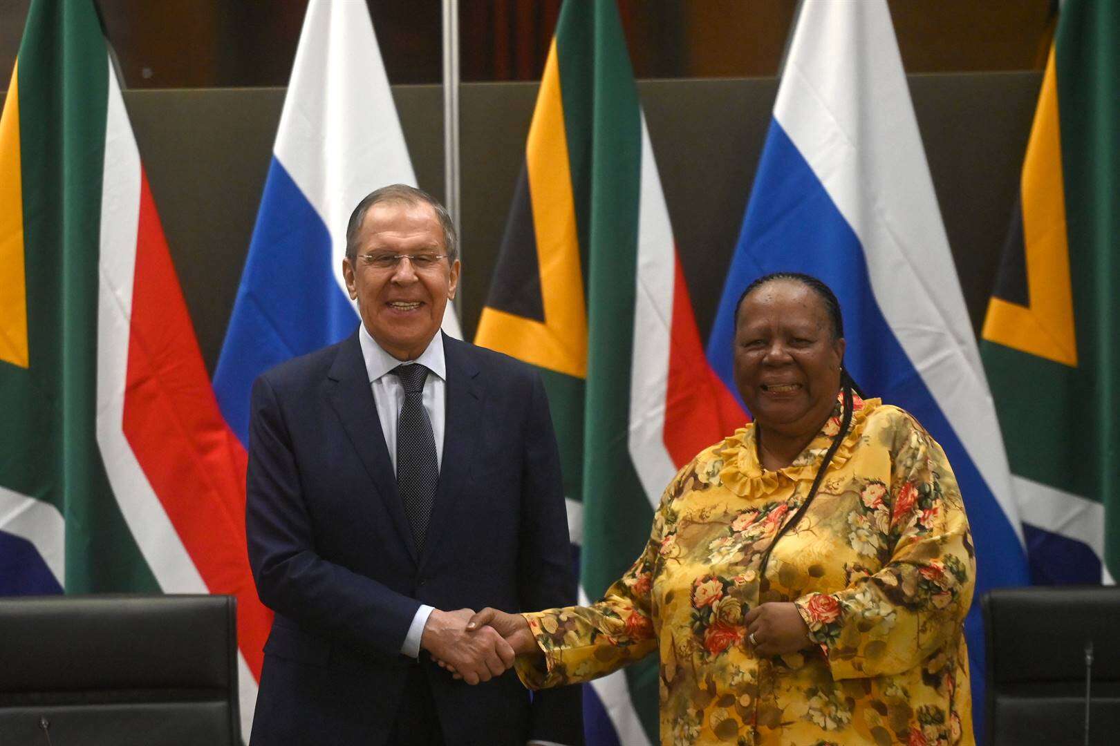 Pandor in Rusland vir Brics-gesprekke