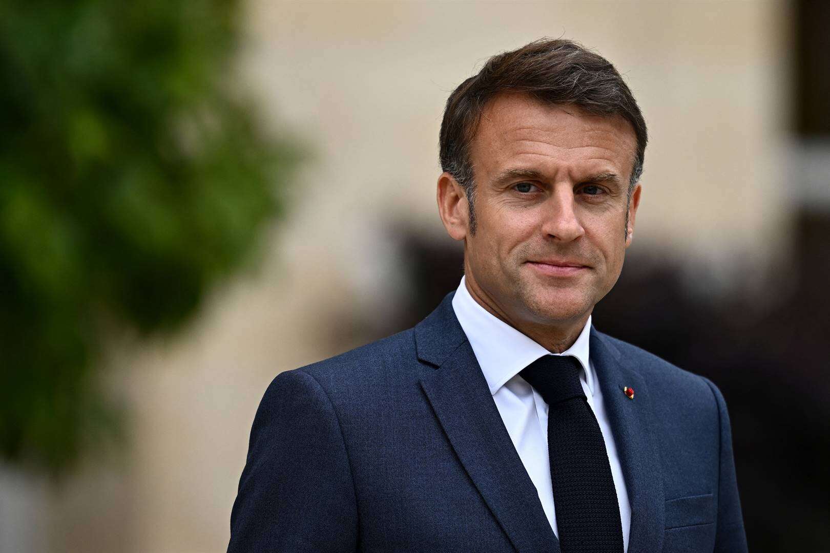 Macron se party gaan moontlik knie buig voor regses