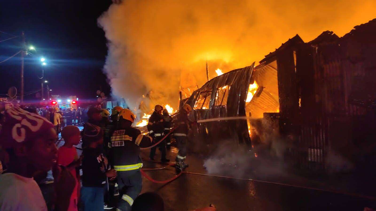 Kinders verloor skooluniforms in Stellenbosch-brand