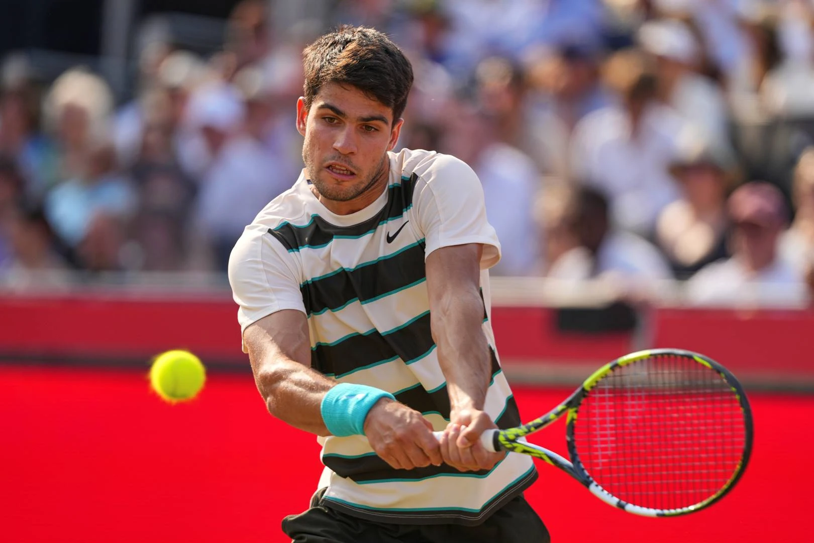 Alcaraz swoeg, maar op koers in Wimbledon-opwarming