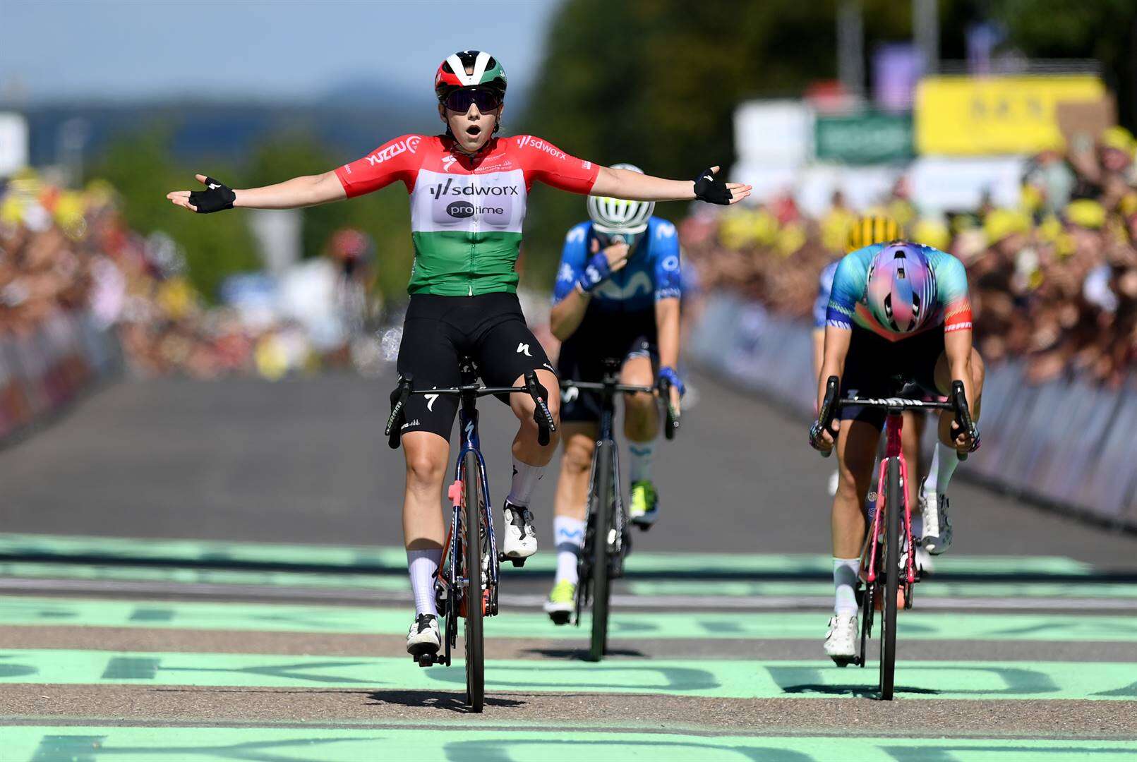 Vollering geel trui kwyt ná valslag in Tour de France vir vroue