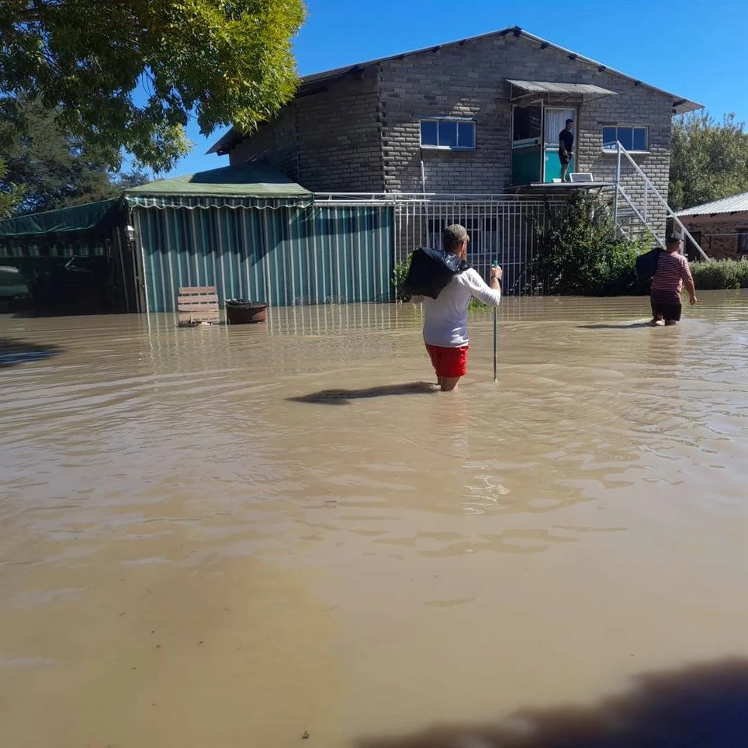 Bloemhof en Christiana benoud terwyl watervlak aanhou styg