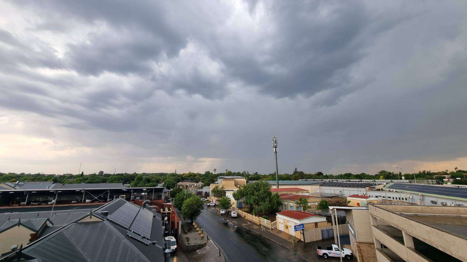 Warm tot baie warm weer duur voort in Vrystaat en Noord-Kaap