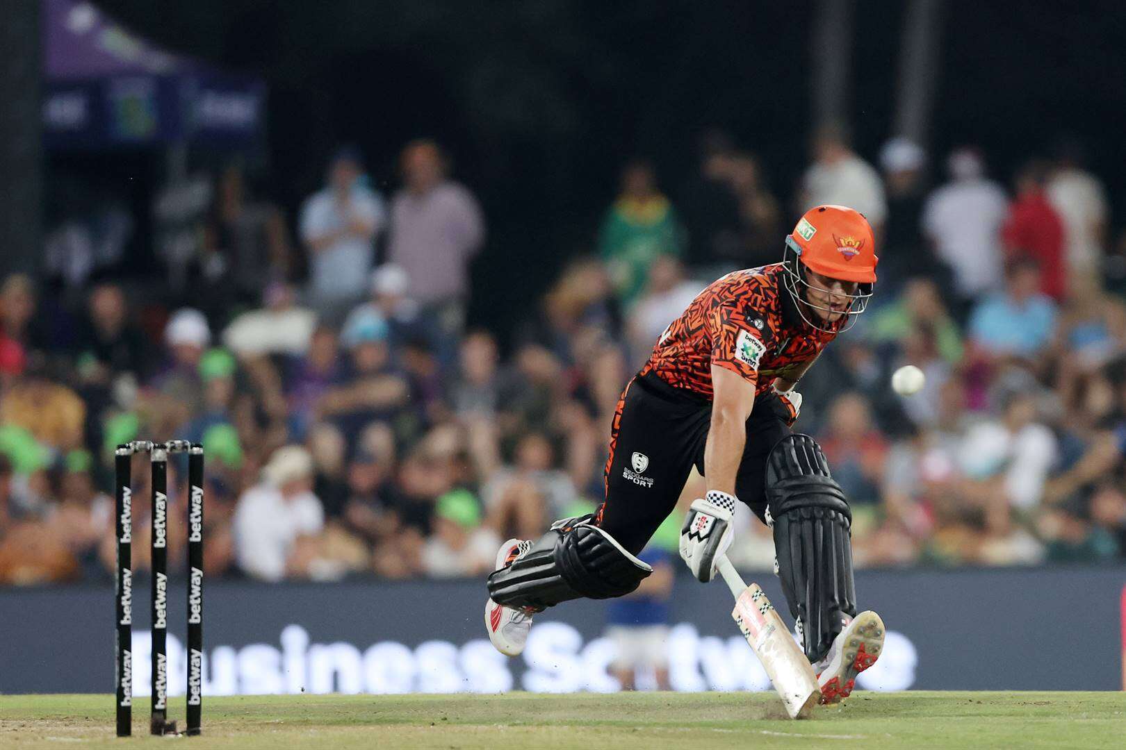 Sunrisers se 3-kuns-plan lewend ná sege oor Royals