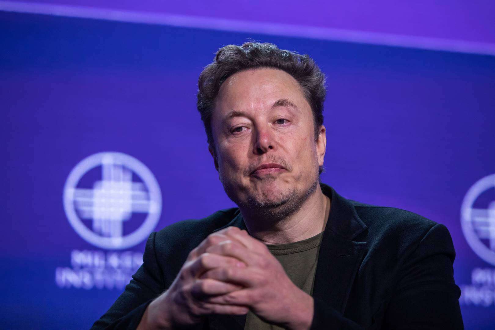 Musk kry streepsuiker oor aankoop van Twitter-aandele