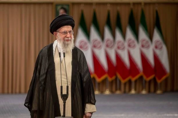 Iran gereed om te reageer op enige nuwe aanval, sê opperleier
