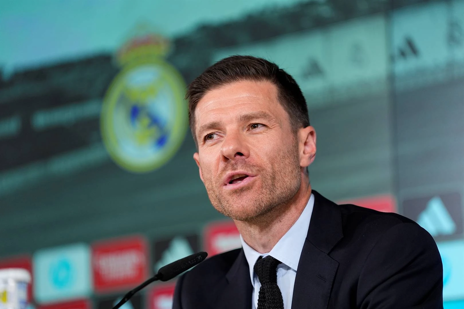 Alonso neem leisels by Real Madrid terwyl Ten Hag sy ou pos kry