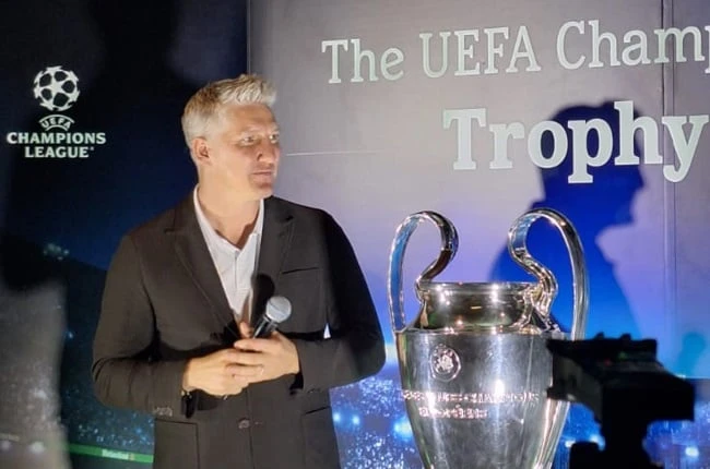 Schweinsteiger finds his voice in Shosholoza, urges SA to never lose its football DNA