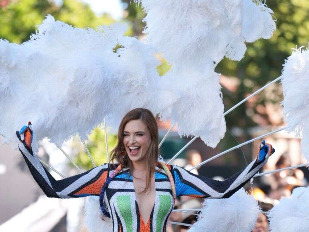 SEE | Mia le Roux unveils Ndebele-style Miss Universe national costume featuring Esther Mahlangu art