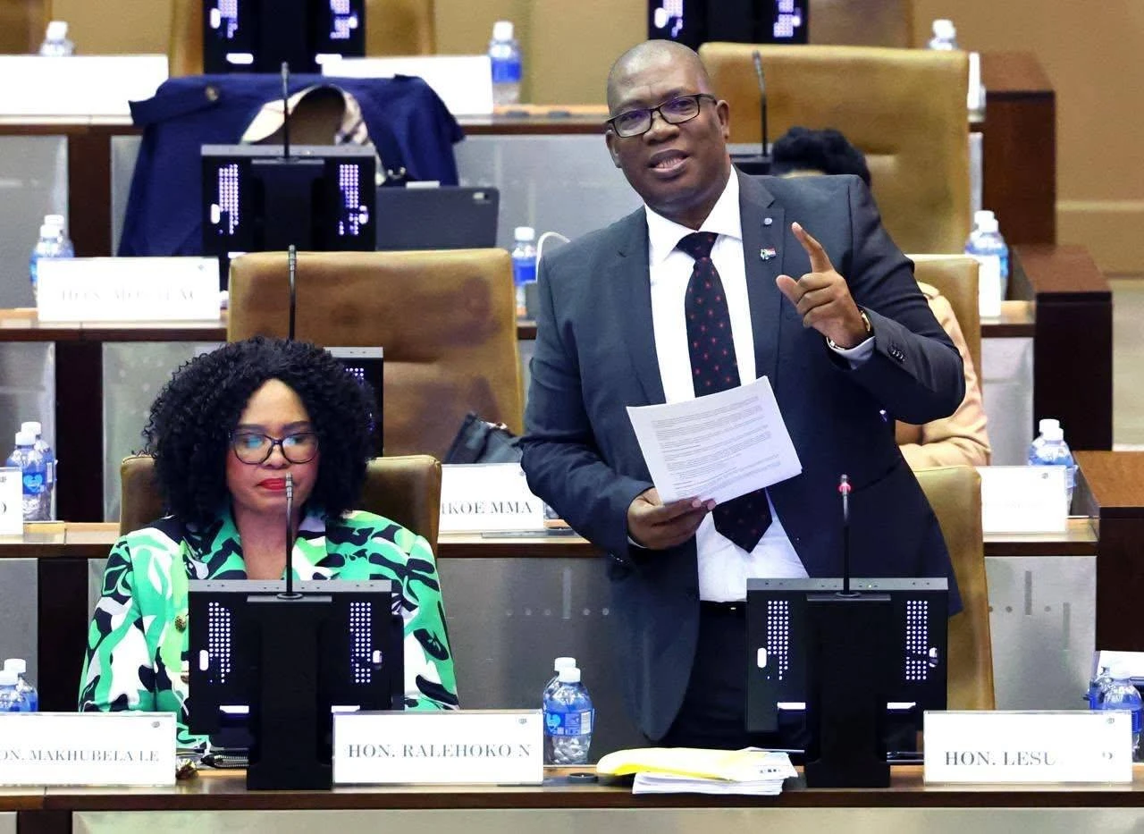 Mkhwanazi eintlik vol lof vir Gautengse polisie, sê Lesufi