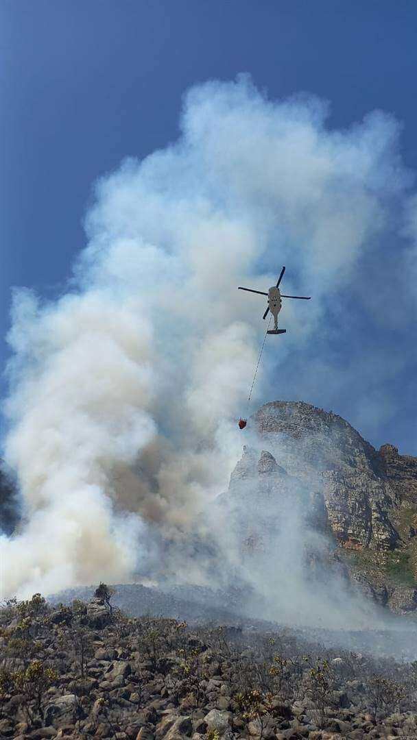 Bergbrand ontstaan buite Stellenbosch