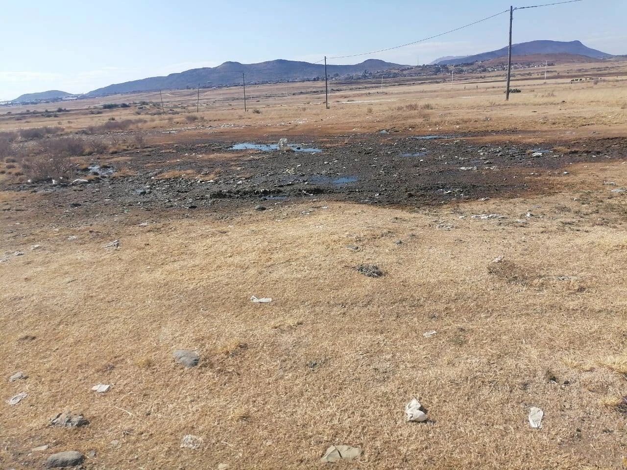 Mangaung se rioollorries stort rioolvuil in veld by Botshabelo, sê DA