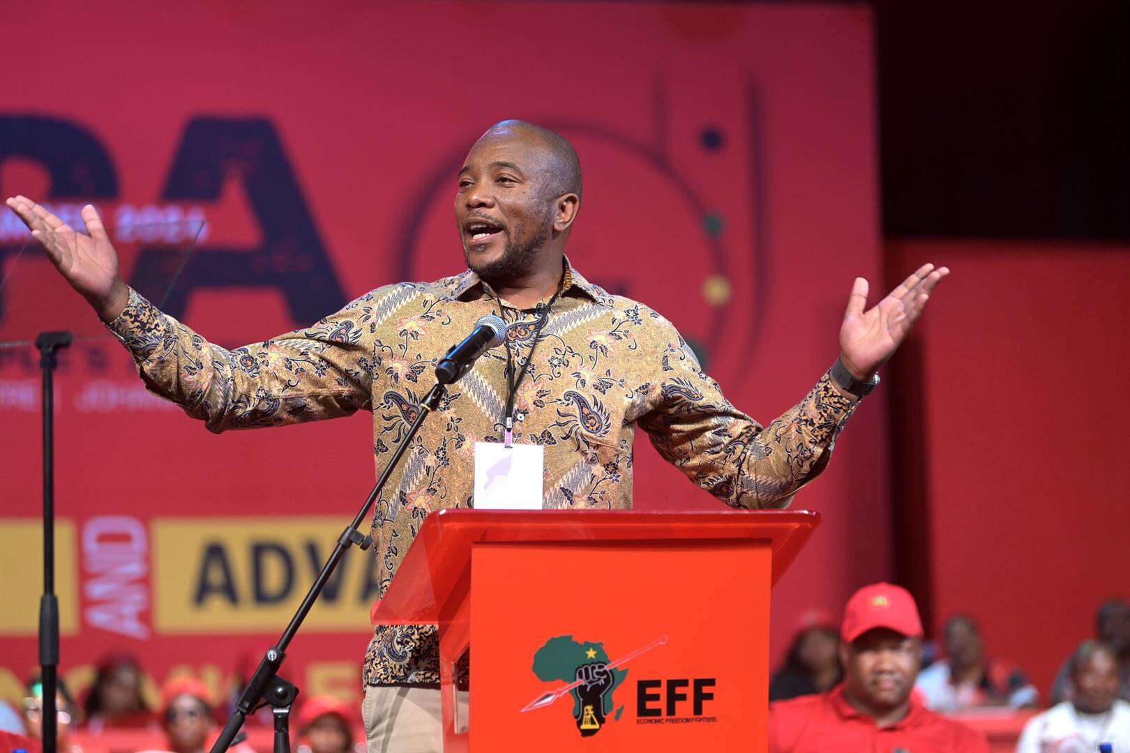 EERSTE INDRUKKE | Mmusi se verskyning op EFF-kongres nie só vreemd