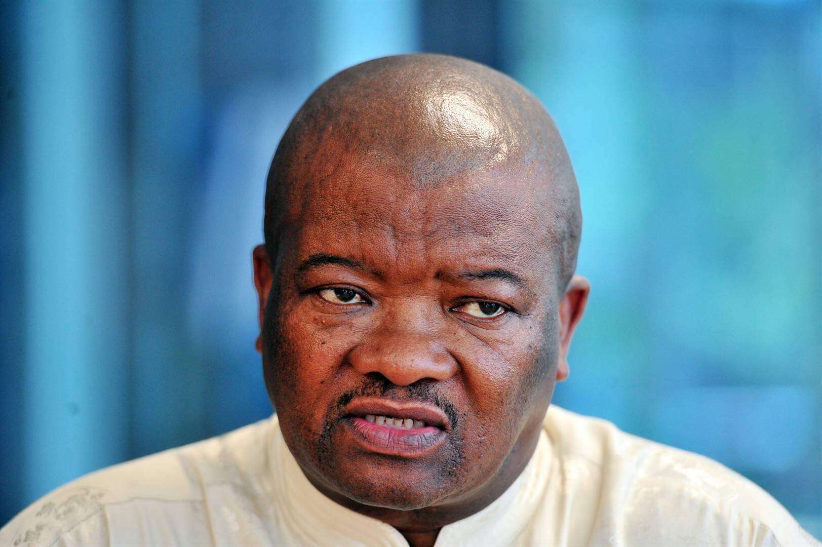 Plaaslike onrus is weermag se grootste kwessie, sê Holomisa