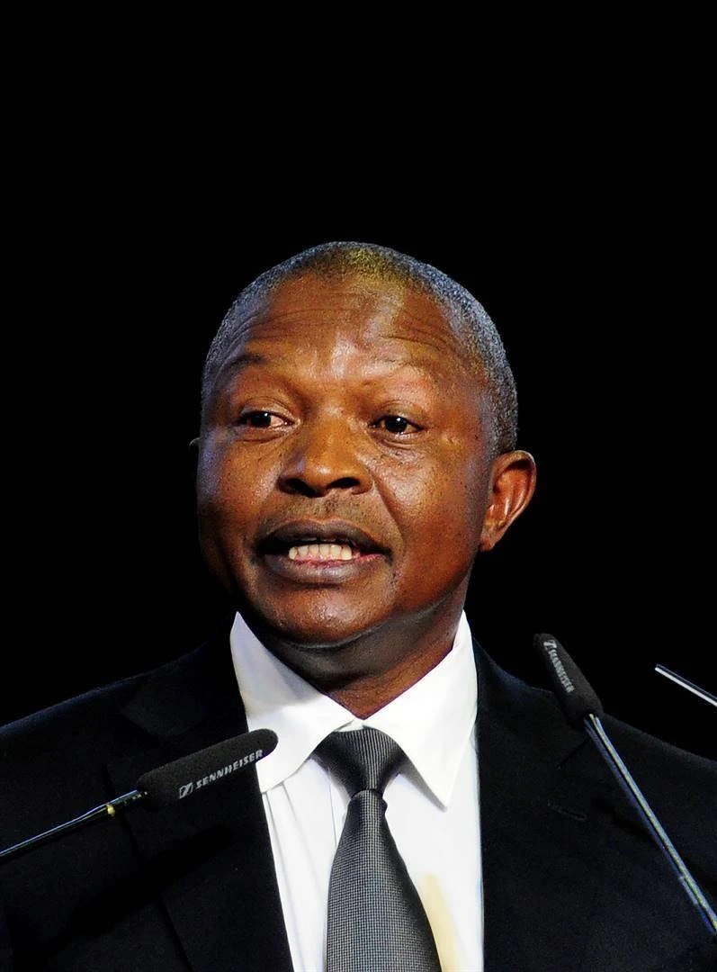Asemhalingsprobleme eis Mabuza; Mashatile huldig hom as ‘man van eenheid’