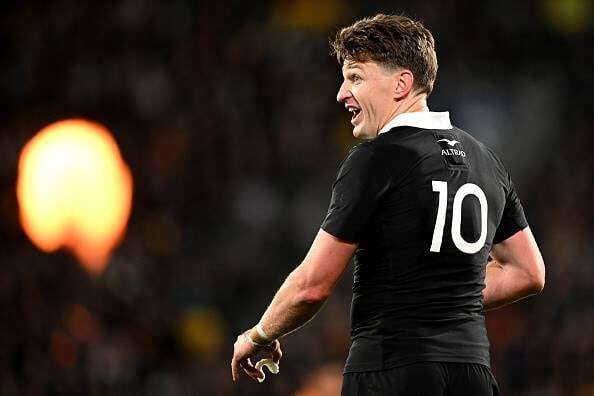 Barnes sê All Black-ster Barrett is oor die muur