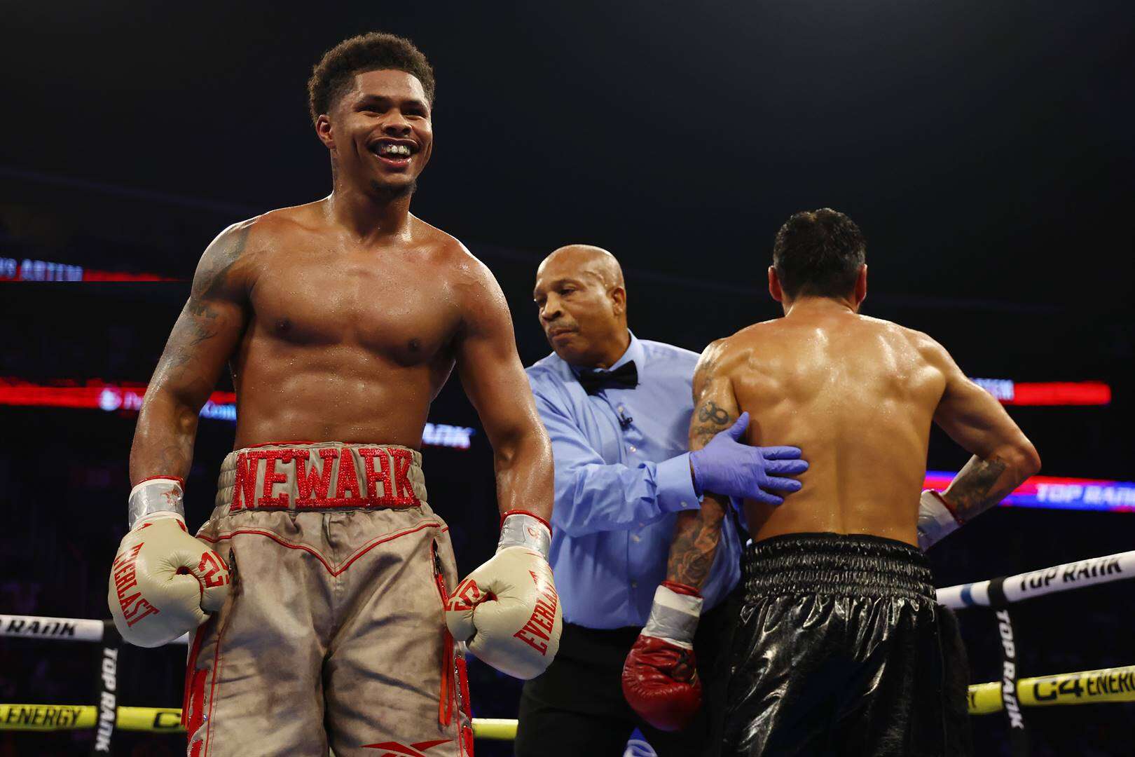 Shakur Stevenson wen weer, maar nie almal is beïndruk