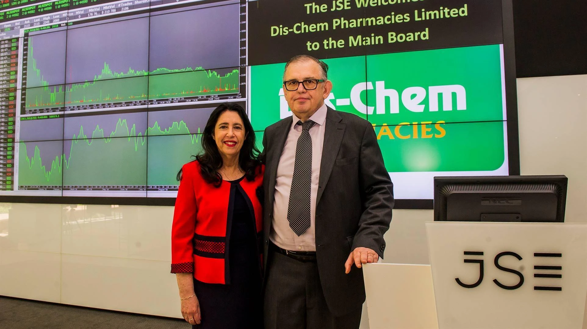 Dis-Chem: Stigter dra R6,8 mjd. se aandele aan seuns oor