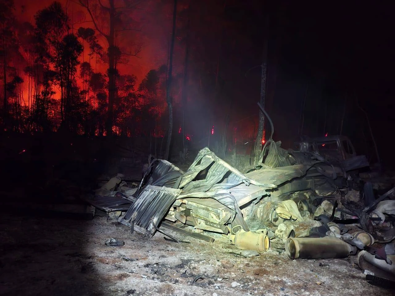 Magoebaskloof: ‘Klink soos oorlogsone’ toe lorrie met gassilinders ontplof