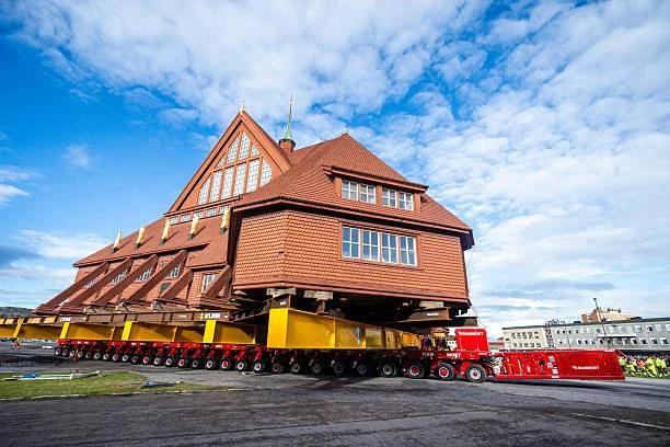 Hele kerkgebou in Swede verskuif om plek te maak vir ysterertsmyn