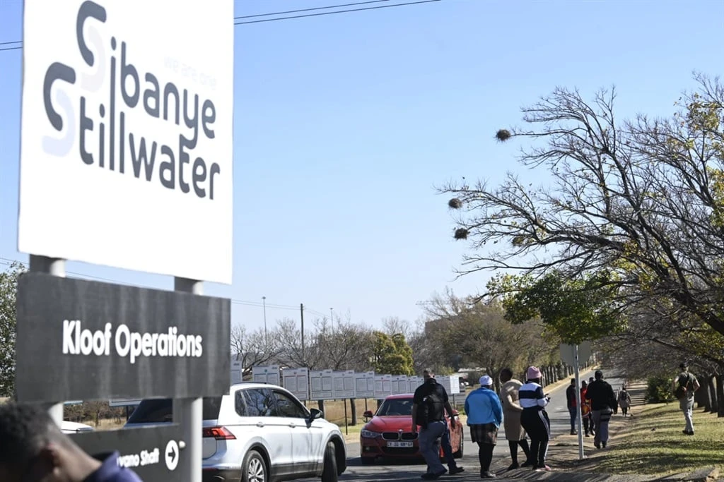 BLITSBERIG | Kloofmyn-drama: Eerste groep mynwerkers uit skag gered