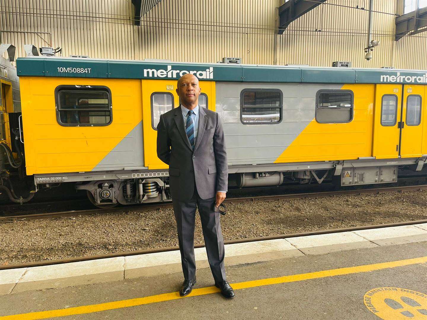 Prasa: 3 mislukte pogings om hoof af te dank kos al R5 m.