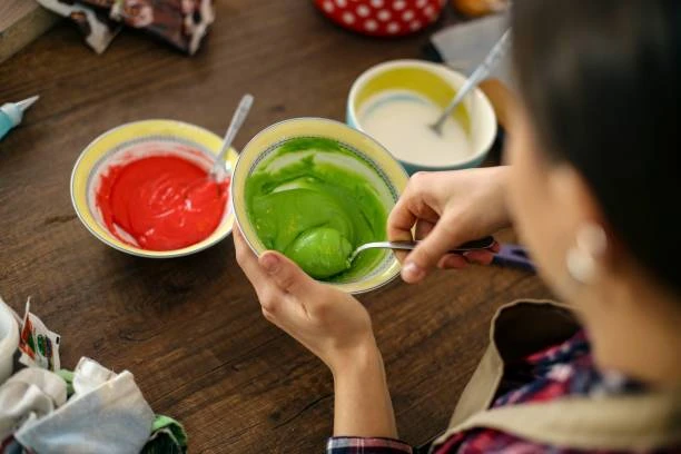 6 vas ná loodvergiftiging van 230 kinders by kleuterskool in China