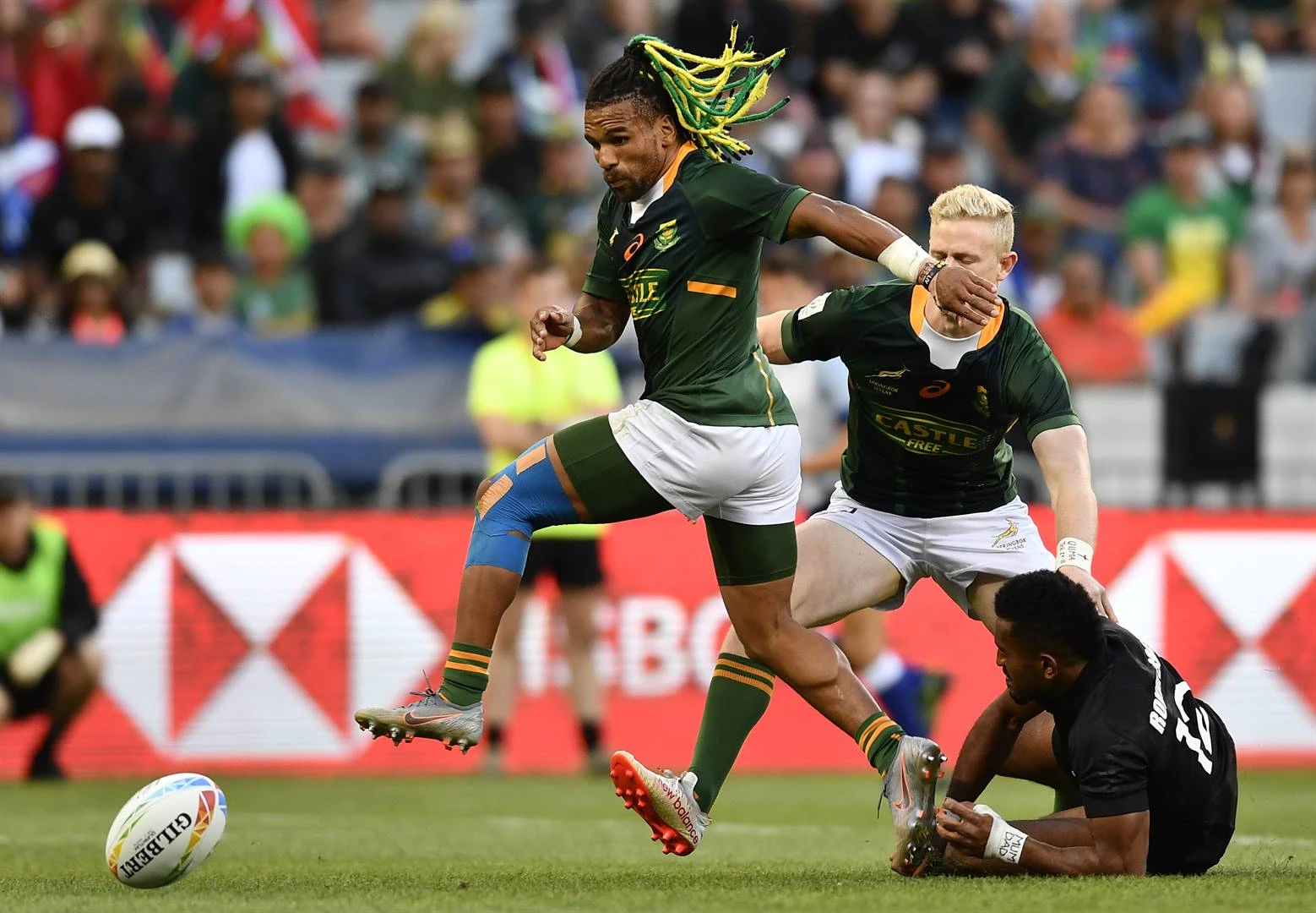 Wêreldrugby fouteer om sewes vir mans en vroue in een mandjie te gooi